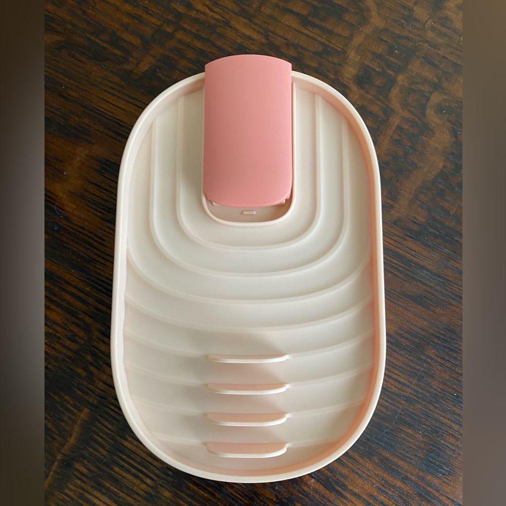 Pot lid holder